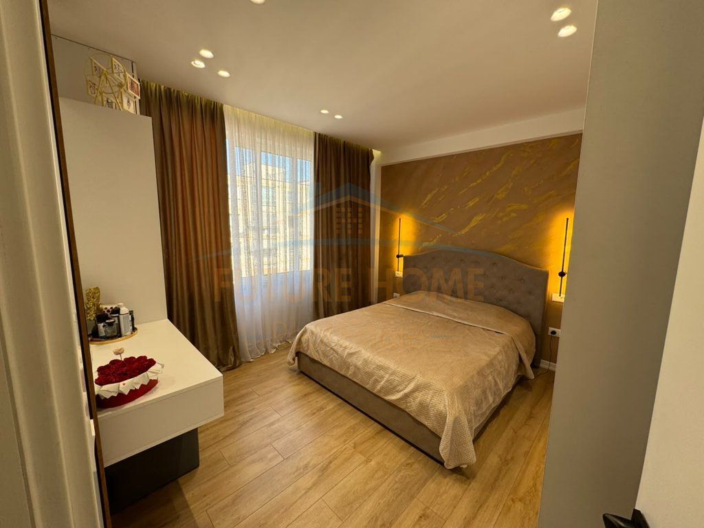 Shitet, Apartament 2+1 Kompleksi Fratari Unaza e Re