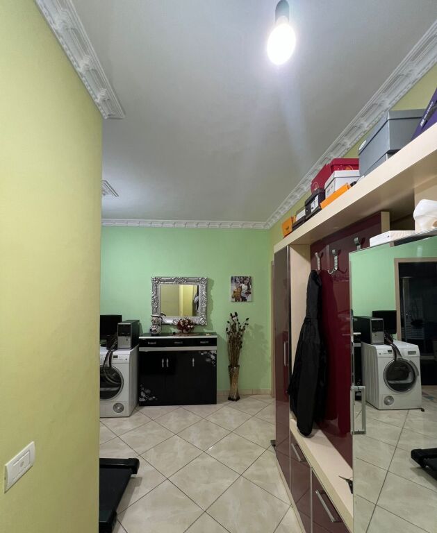 Shitje | Apartament 2 + 1 | Yzberisht | 175000 €