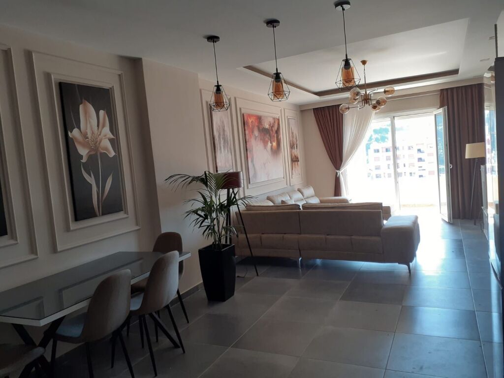 Apartament 2+1 për shitje bulevardi Vlore