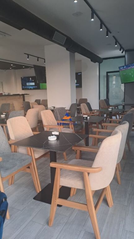 JEPET LOKAL ME QERA 120 M2 "KOMPLEKSI FRATARI, ASTIR" 1000 EURO