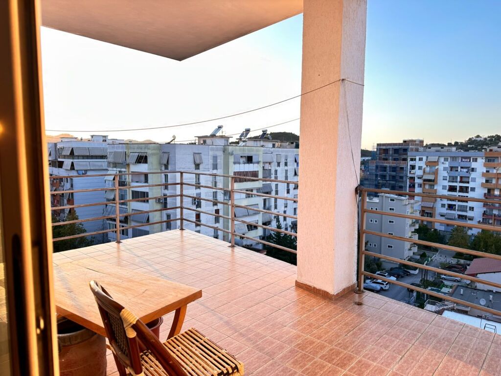 Jepet me qira apartament 2+1+2