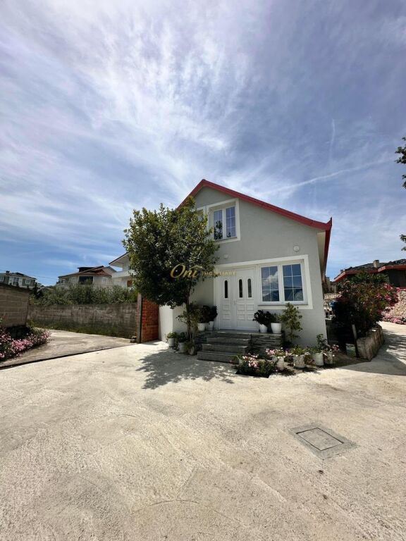TEG AFFITTA VILLA SU 2 PIANI 175M2