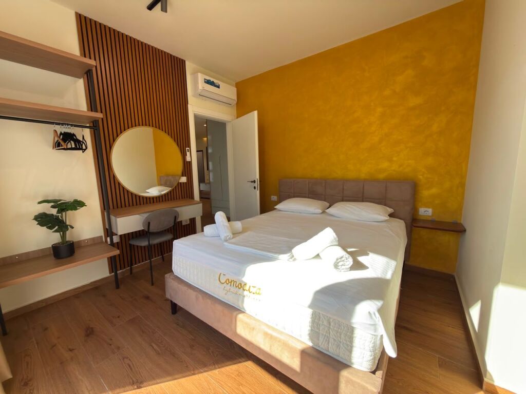 APARTAMENT 1+1 ME QERA – LUNGOMARE, VLORË
