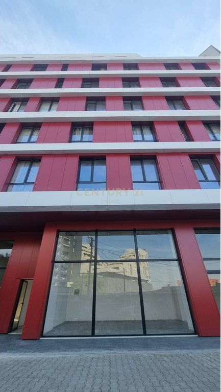 Apartament 2+1+2+ Post parkimi me qira pranë Spitalit QSUT! 650 € /Muaj