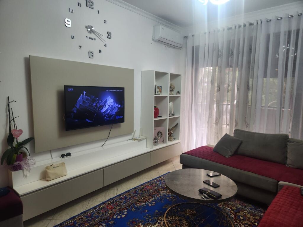 Shitet apartament 1+1 tek Pallatet Derveni , Yzberisht , Kashar , Kombinat ! 95 mln leke !
