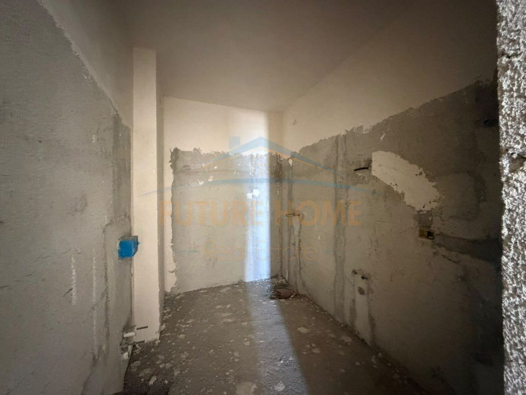 Shitet, Apartament 2+1+2, Currila, Durrës