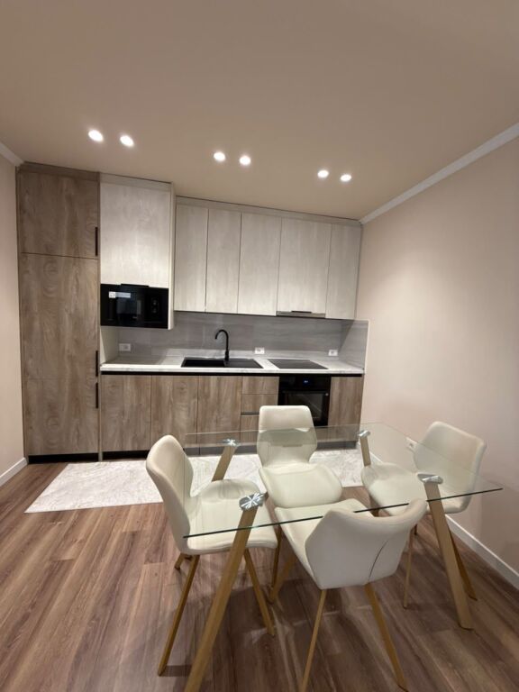 Apartament 1+1+🅿️arkim 📍 Liqeni i Thate