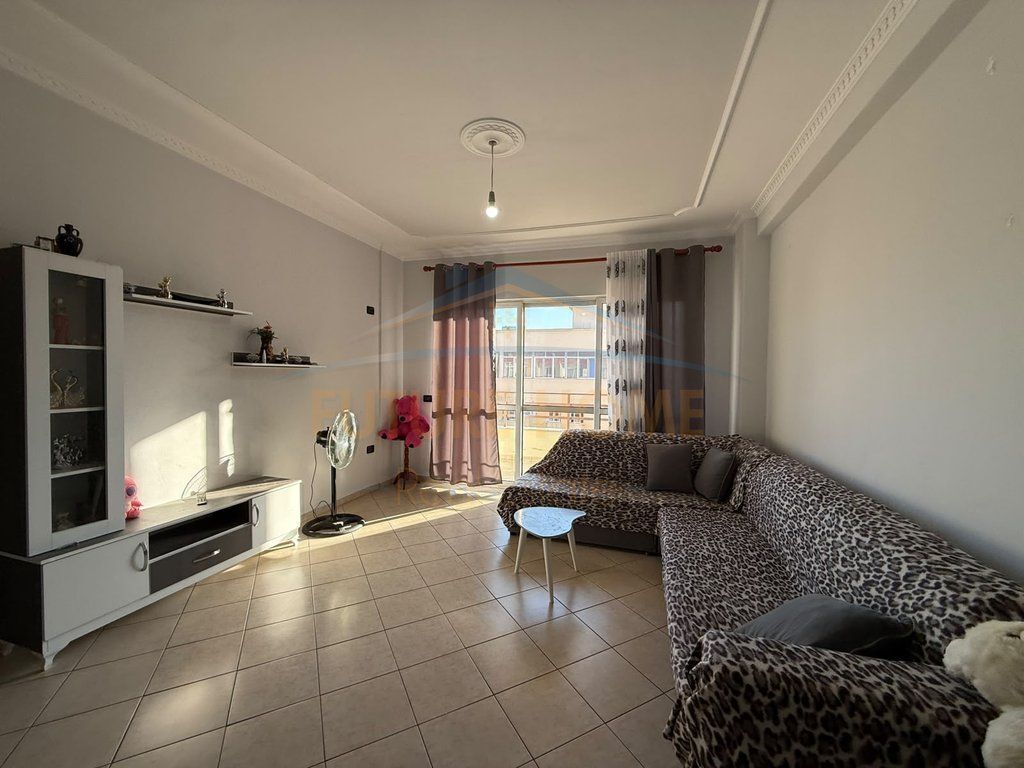 Shitet, Apartament 2+1+2, Unaza e Re PRO73540