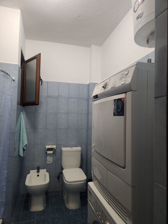 Shitet apartamenti 1+1