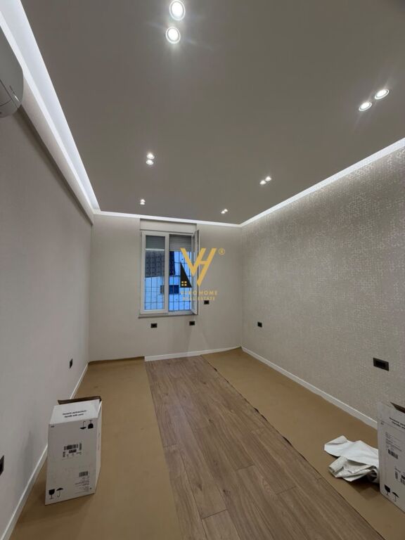 JEPET ZYRE 70 M2 ME QIRA TE ISH EKSPOZITA 80.000 LEKE