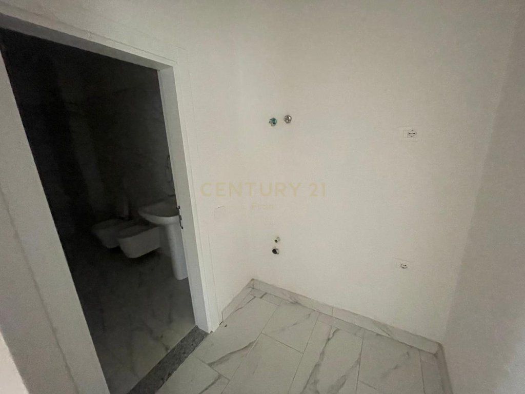 SHITET APARTAMENT 2+1 RRUGA “SKËNDERBEJ”, KAMËZ