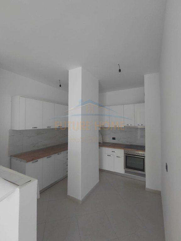 Shitet, Apartament 2+1+3 Ballkone, Vila e Zogut, Durres
