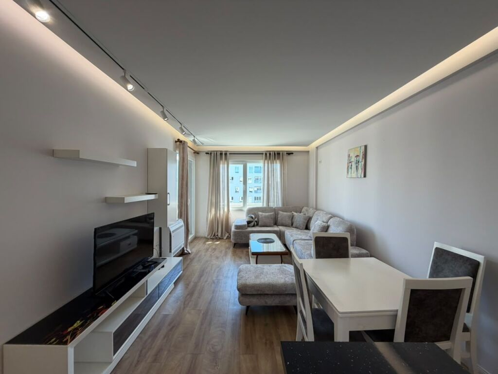 Apartament 2+1 per qira tek Kika 2 tek Komuna e Parisit.