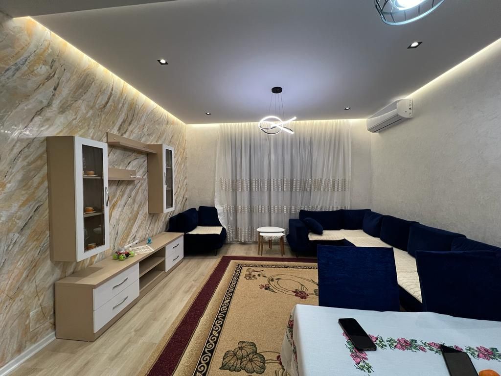 2+1 Me Qera, Grand Gallery, Yzberisht, Mobilim i Mire