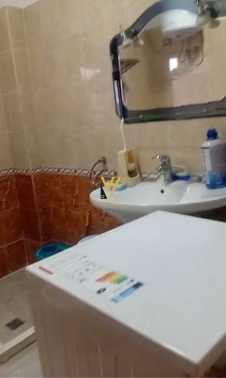JEPET APARTAMENT 2+1+BLK ME QIRA TE FAKULTETI EKONOMIK 50.000 LEKE