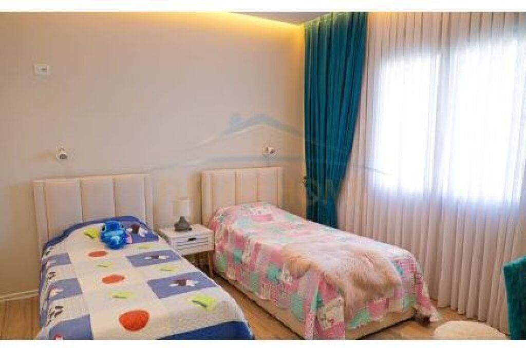 Shitet, Vilë, Kamëz PRO33883