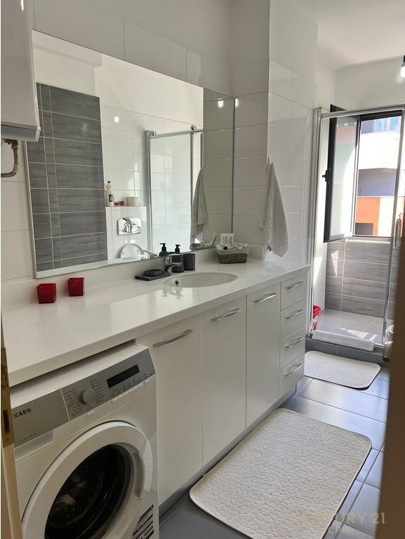 Jepet me qira apartament 2+1 ne Astir.