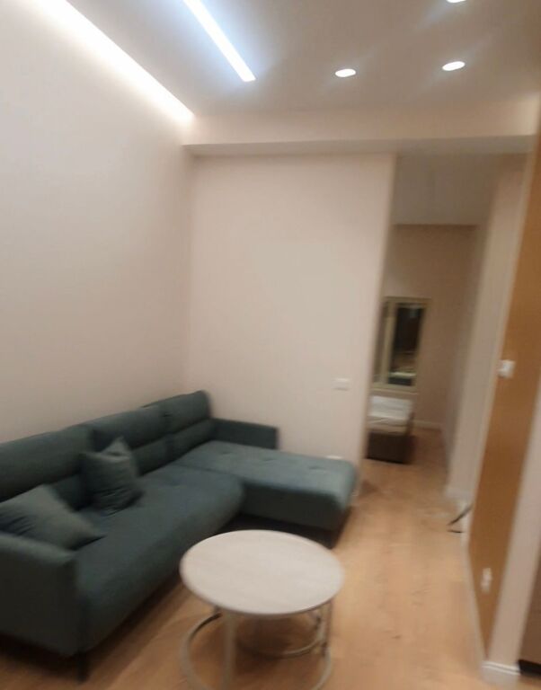 Jepet apartament me qira 1+1