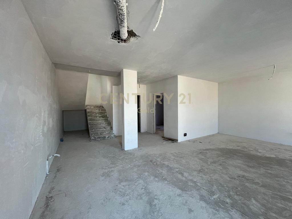VENDIAMO VILLA INDIPENDENTE – ROLLING HILLS LAGO !!