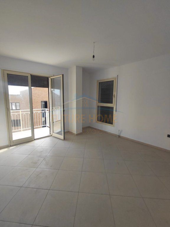Shitet, Apartament 2+1+3 Ballkone, Vila e Zogut, Durres