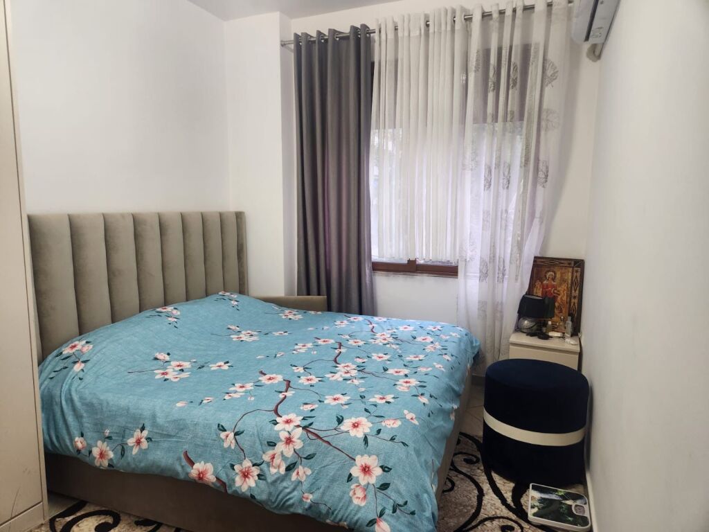 Apartament 1+1 per shitje Yzberisht !