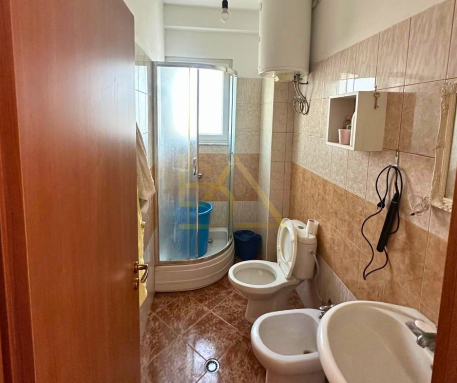 JEPET ME QIRA APARTAMENT 2+1+2 – MBRAPA CASA ITALIA, TIRANË