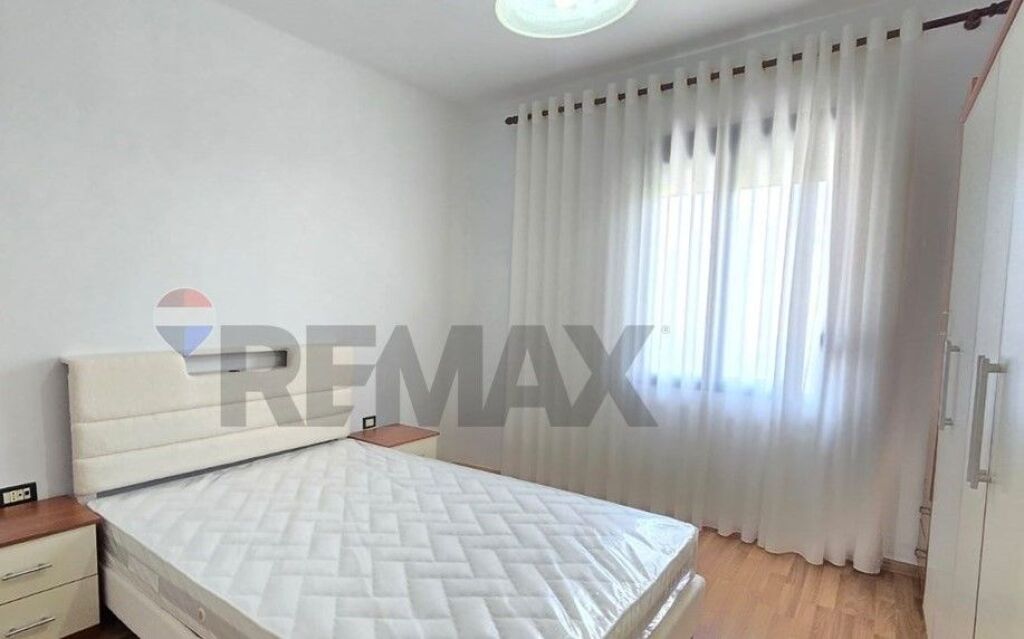 Shitet - Apartament 1+1 tek Shkolla Bashkuar  ID: 530201003-727