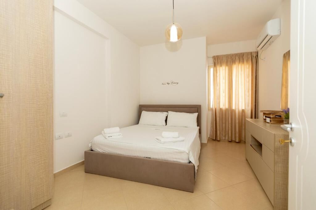In affitto, appartamento 3+1, con vista panoramica nella città di Vlora.
