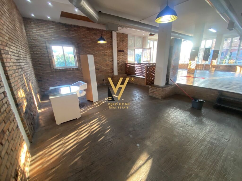 JEPET AMBIENT BIZNESI 100 M2 ME QIRA NE YZBERISHT 40.000 LEKE