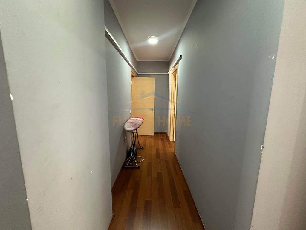 Jepet me qera Apartament 3+1+2, 5 Maji