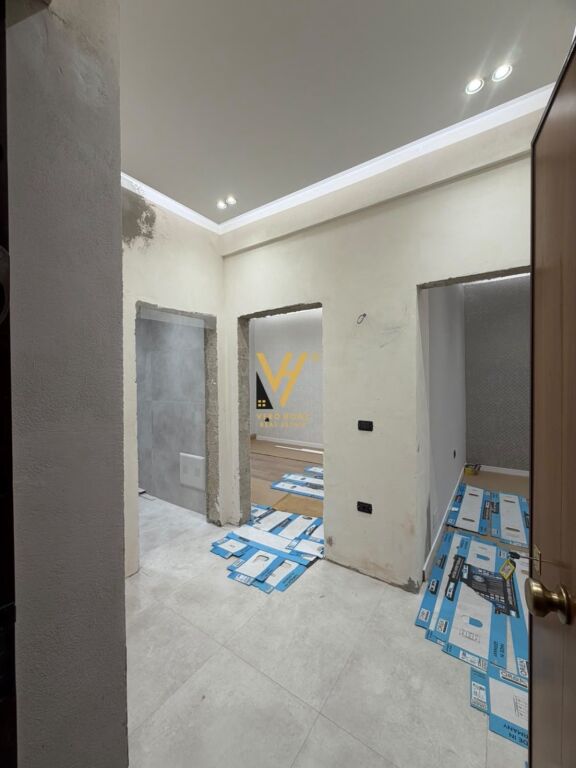 JEPET ZYRE 70 M2 ME QIRA TE ISH EKSPOZITA 80.000 LEKE