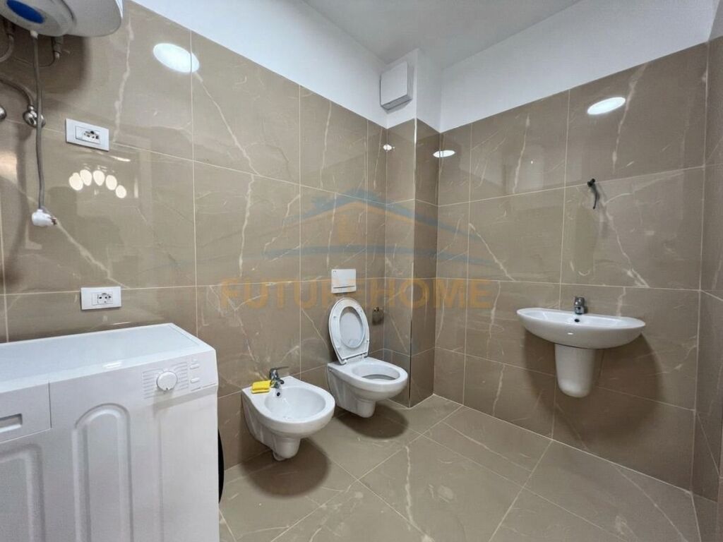 Affitto, Appartamento 1+1+Posto Auto, Complesso E88, Tirana.