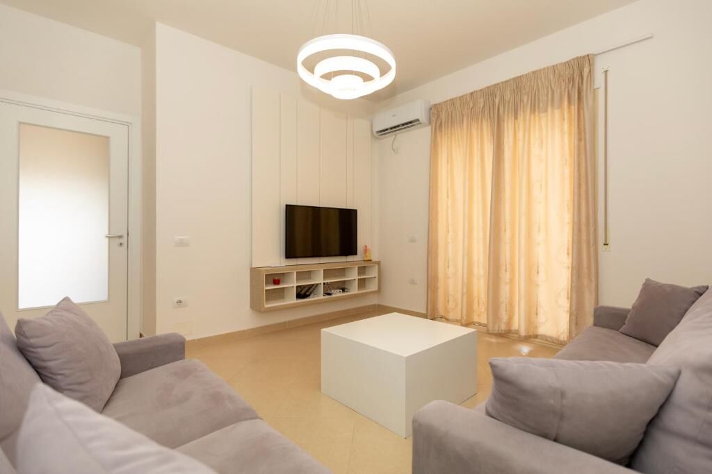 In affitto, appartamento 3+1, con vista panoramica nella città di Vlora.