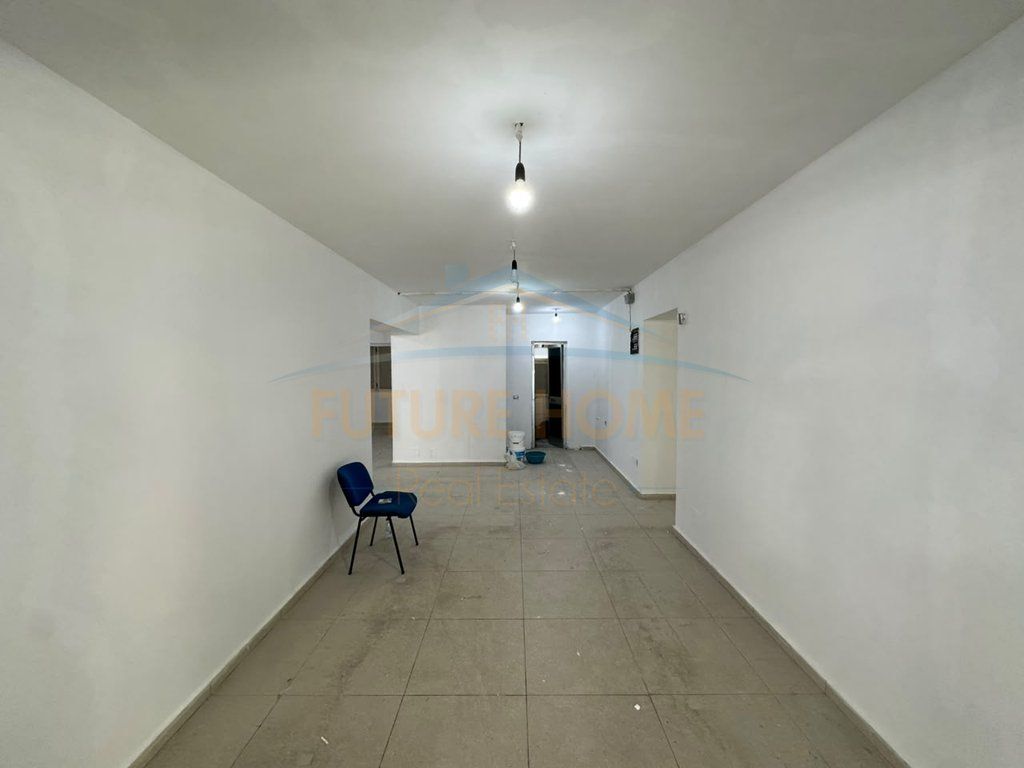 Qera, Ambient Biznesi, Rruga e Durresit, Tiranë