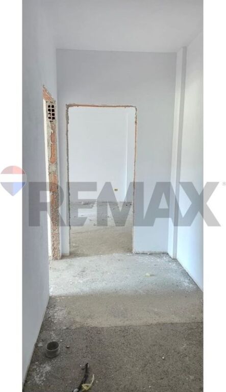Shitet Apartament 2+1+2 në Paskuqan