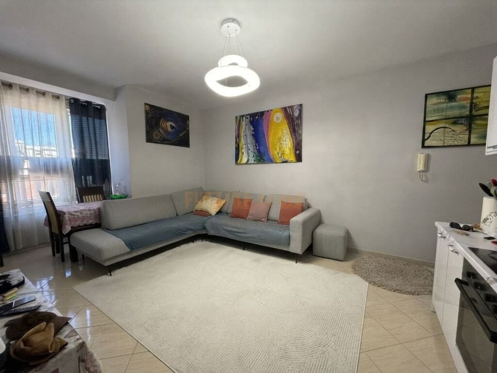 Shitet, Apartament 1+1, Yzberisht, Tiranë