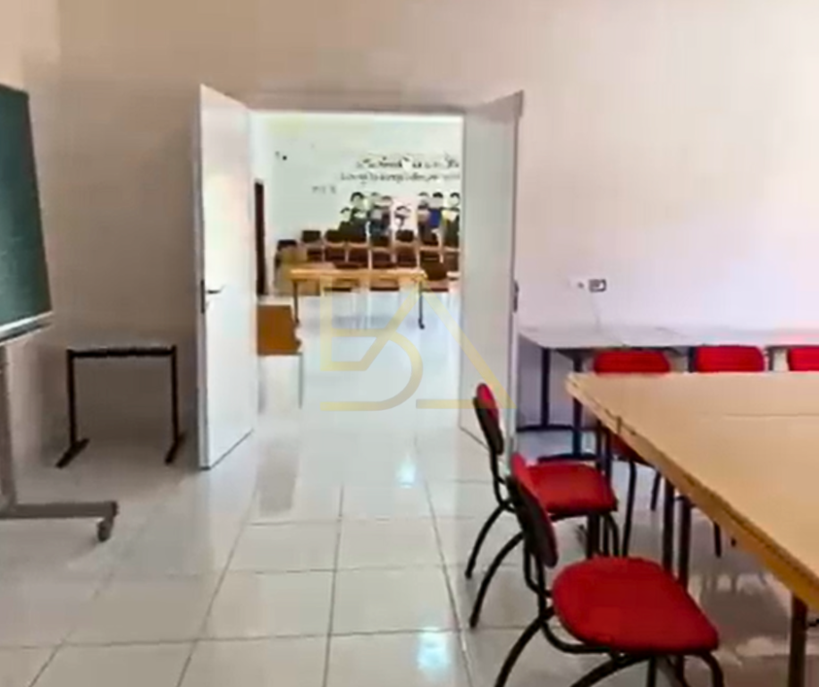 VENDESI MULTIFUNZIONALE IN VENDITA – POGRADEC