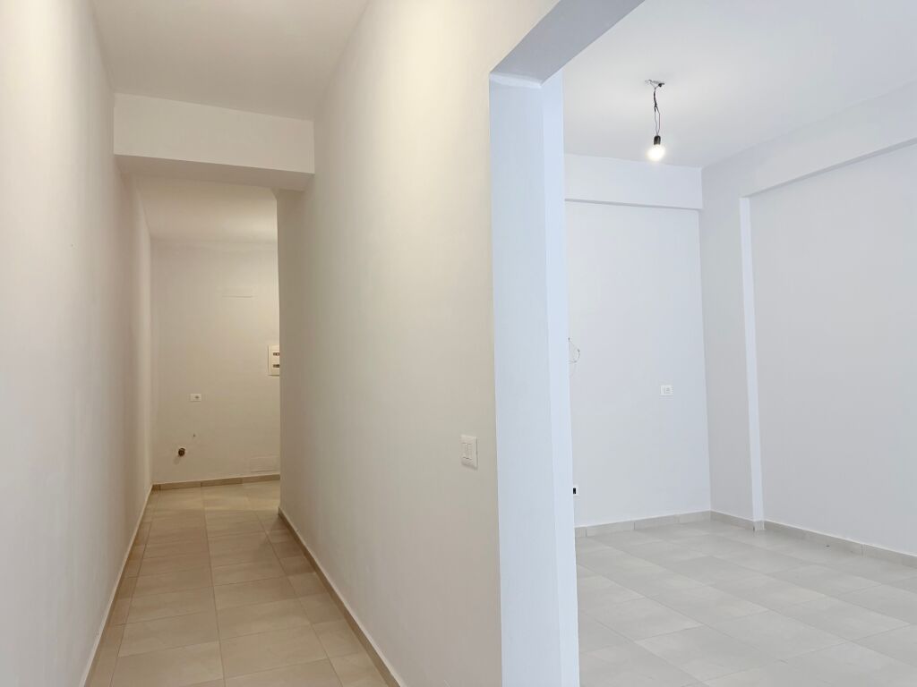 OKAZION!Shitet apartament 1+1 +verandë në Rezidencën "Kodra e Diellit"- Gjimnazi British