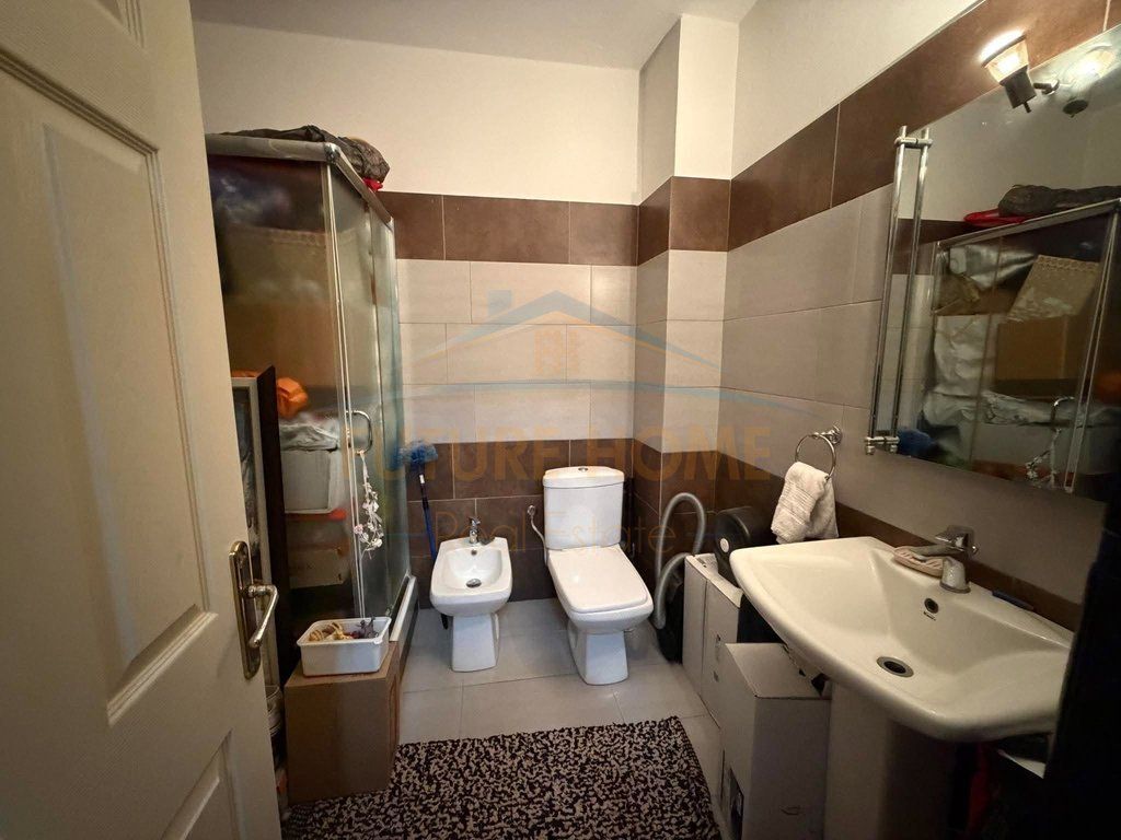 Shitet, Apartament 2+1+2, Astir, Unaza e Re