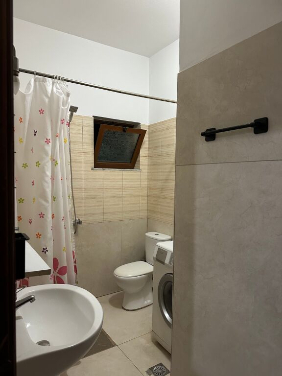 Apartament me qera 1+1