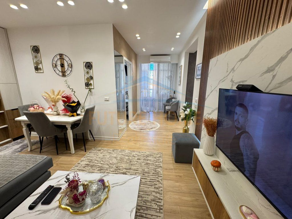 Shitet, Apartament 2+1 Kompleksi Fratari Unaza e Re