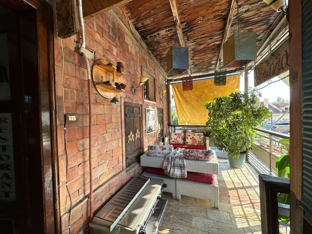 Qera, Bar - Restorant, Poligrafiku, Tiranë . Empire74869