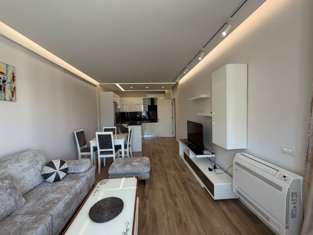 Apartament 2+1 per qira tek Kika 2 tek Komuna e Parisit.