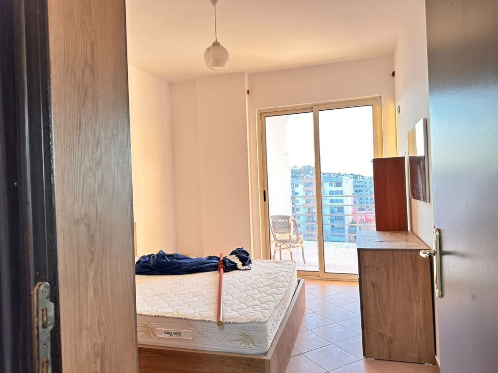 Jepet me qira apartament 2+1+2