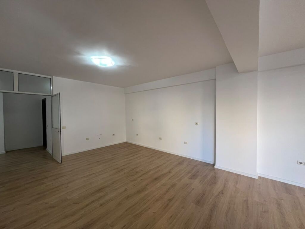 Shitet, Apartament 2+1+2, Nenkalimi i Kodres se Diellit, Tiranë.  Empire74854