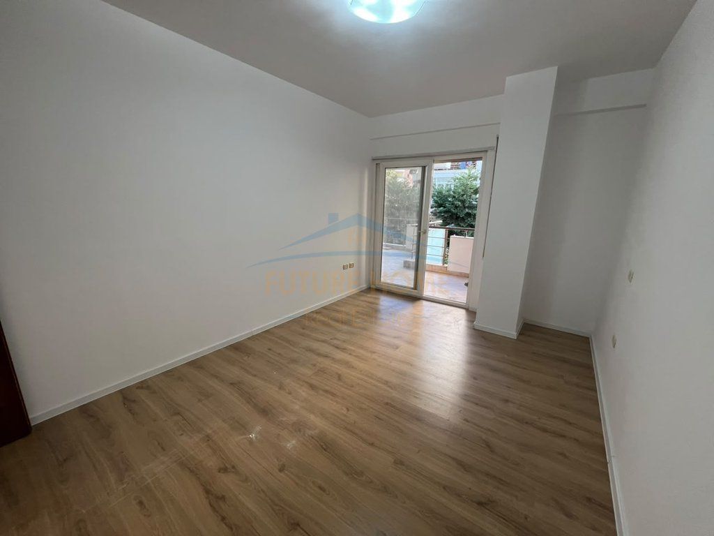 Shitet, Apartament 2+1+2, Nenkalimi i Kodres se Diellit, Tiranë.