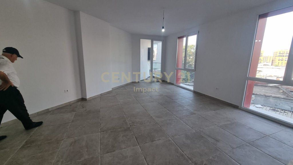 Apartament 2+1+2+ Post parkimi me qira pranë Spitalit QSUT! 650 € /Muaj