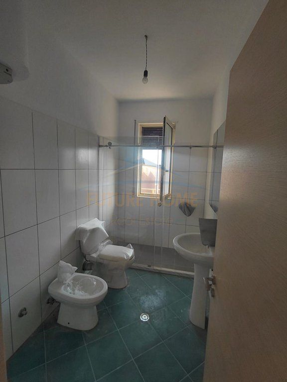 Shitet, Apartament 2+1+3 Ballkone, Vila e Zogut, Durres