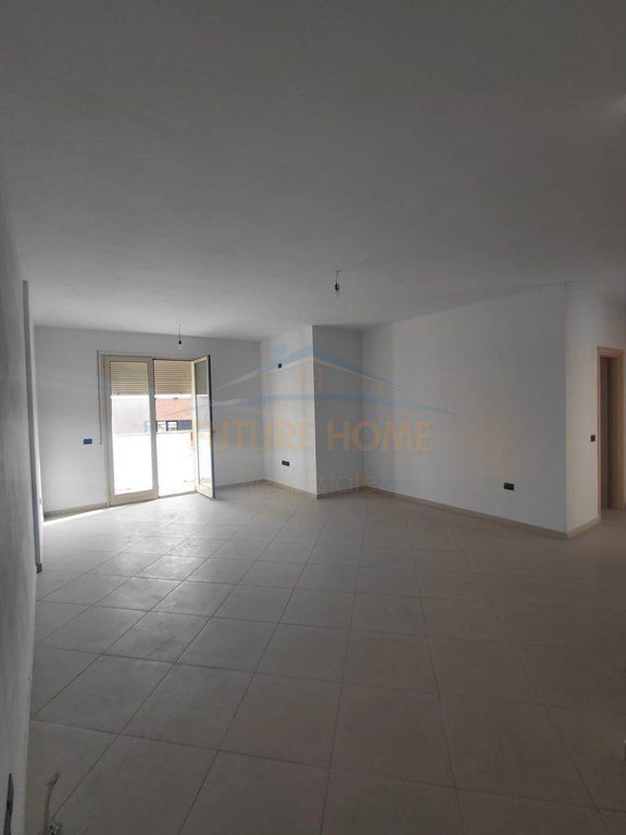 Shitet, Apartament 2+1+3 Ballkone, Vila e Zogut, Durres