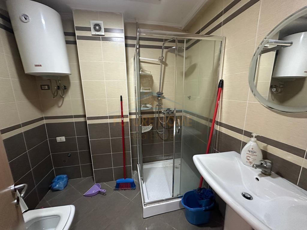 Jepet me qera Apartament 3+1+2, 5 Maji